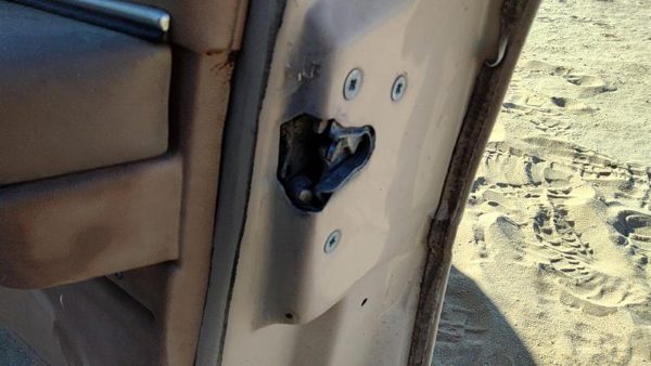 1984-1987 Ford Tempo Passenger Right Front Door Latch With Rods/Cables Oem — photo 5