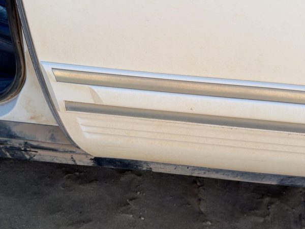 90-97 Town Car Driver Left Rear Moulding From Door Oem Back Trim Strip White Wt — photo 3
