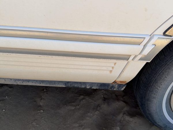 90-97 Town Car Driver Left Rear Moulding From Door Oem Back Trim Strip White Wt — photo 4