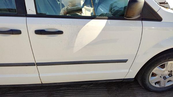 2008 Dodge Grand Caravan Front Door RH White PW1 — photo 2