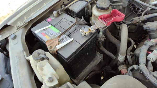 2000-2004 Nissan Xterra Complete Battery Box Mount Tray With Hold Down Oem 3.3L — photo 3