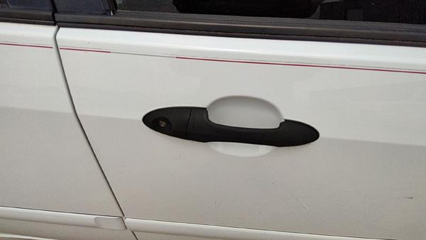 2000 Ford Focus Outside Door Handle RH Station Wagon White Yz — photo 1