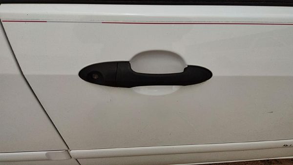 2000 Ford Focus Outside Door Handle RH Station Wagon White Yz — photo 3