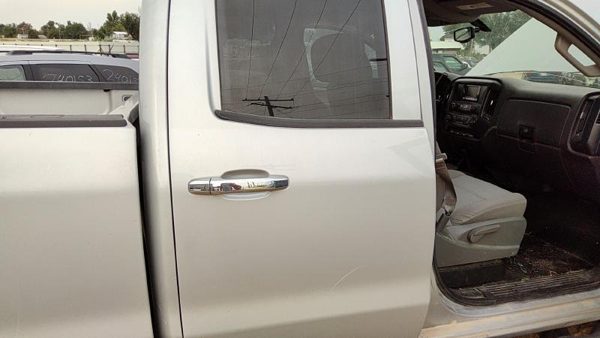 2015 Chevy Silverado 1500 Rear Door RH Gan Silver — photo 6