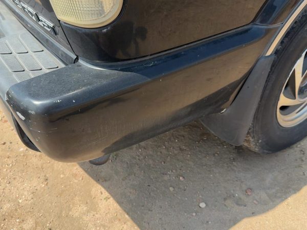1998-2005 Chevy S10 Blazer Passenger Right Rear Bumper End Cap Molding Black — photo 4