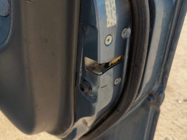 1996-2000 Honda Civic Passenger Right Front Door Latch With Rods/Cables Oem — photo 4