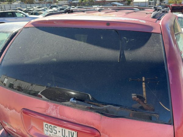 1996-2000 Chrysler Town & Country Back Glass Rear Window Oem Privacy Tint — photo 2