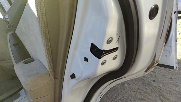2007-2012 Nissan Altima Passenger Right Rear Door Latch With Rods/Cables Back — photo 1
