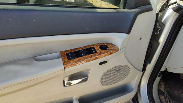 08-09 Grand Cherokee Driver Front Door Trim Panel With Master Switch Gray D1 — photo 4
