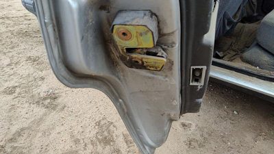 83-95 Volvo 740 Driver Left Rear Door Latch With Rods/Cables Oem Back