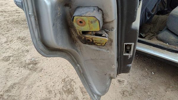 83-95 Volvo 740 Driver Left Rear Door Latch With Rods/Cables Oem Back — photo 1