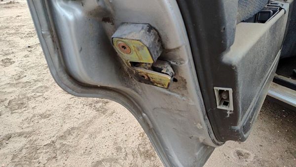 83-95 Volvo 740 Driver Left Rear Door Latch With Rods/Cables Oem Back — photo 4