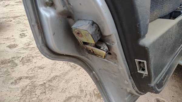 83-95 Volvo 740 Driver Left Rear Door Latch With Rods/Cables Oem Back — photo 5
