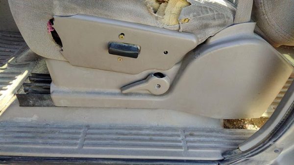 2004 Chevy Silverado 1500 Seat Track 52D Tan — photo 2
