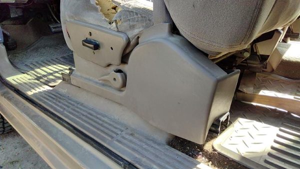 2004 Chevy Silverado 1500 Seat Track 52D Tan — photo 3