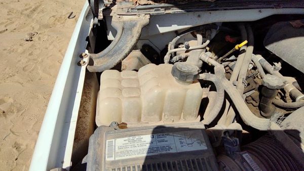 2005 GMC Sierra Coolant Recovery Bottle 1500 Hd — photo 4