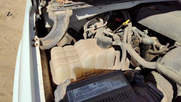 2005 GMC Sierra Coolant Recovery Bottle 1500 Hd — photo 5