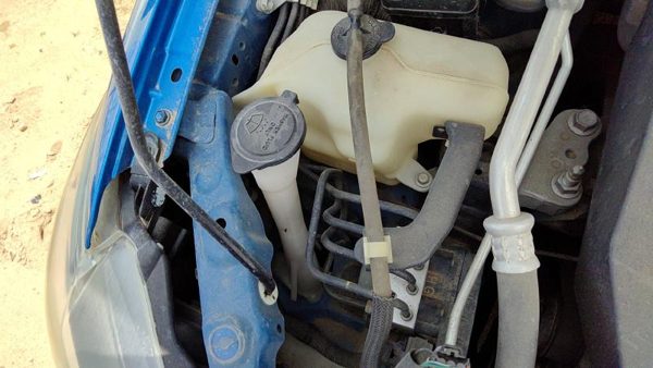 2010 Toyota Corolla Washer Bottle — photo 4