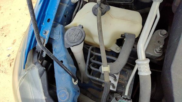 2010 Toyota Corolla Washer Bottle — photo 3