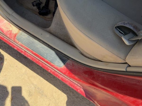 2004-2009 Toyota Prius Driver Left Rear Lower Sill Step Trim Panel Bisque — photo 1