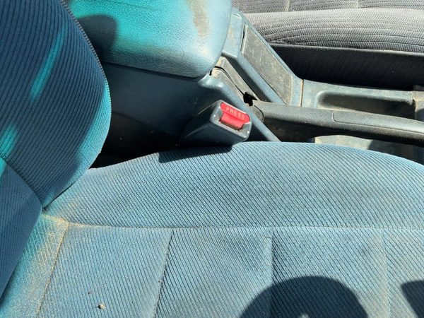 1994 Subaru Legacy Rhd Passenger Right Front Seat Belt Buckle Receiver Oem Gray — photo 1