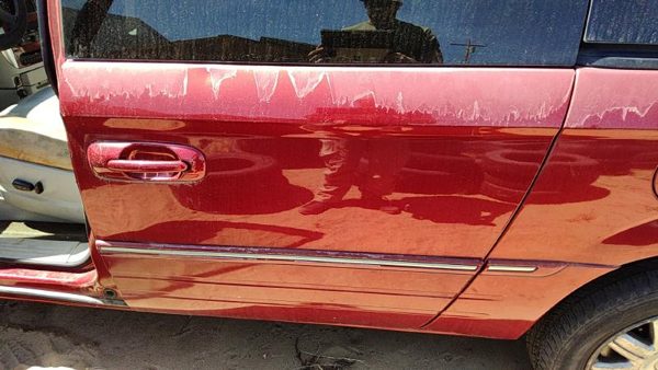 2006 Chrysler Town Rear Door LH Red Prh — photo 1