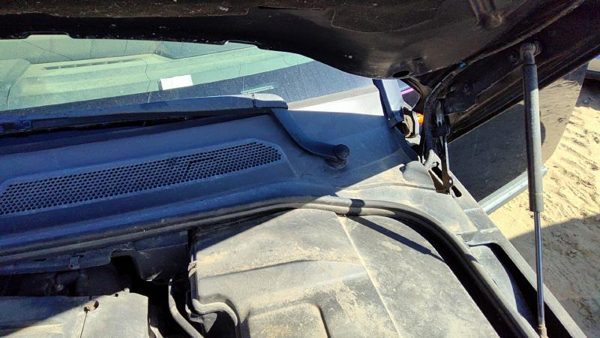 05-09 Land Rover Lr3 Windshield Wiper Cowl Vent Trim Panel Oem Cover — photo 2