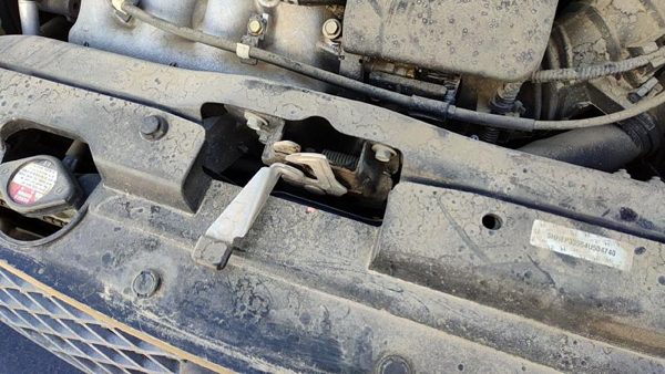 2002-2005 Honda Civic Hatchback Si Hood Latch Assembly With Bracket Oem — photo 6