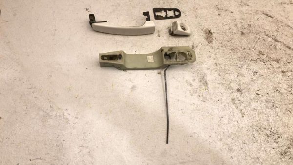 04-08 Chevy New Style Malibu Driver Left Front Outside Door Handle Oem White 40U — photo 4