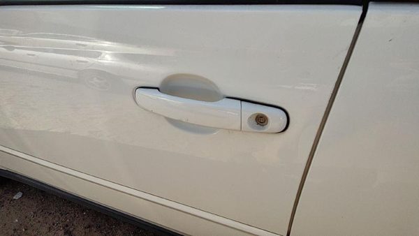 04-08 Chevy New Style Malibu Driver Left Front Outside Door Handle Oem White 40U — photo 2