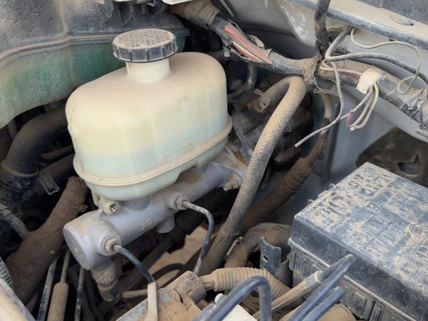 2005-2010 Ford F350 Power Brake Booster With Master Cylinder Pair Set Oem 6.0L — photo 2