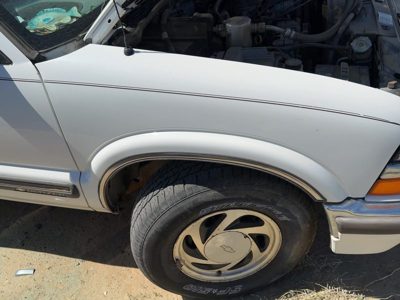 1995-2005 Chevy S10 Blazer Passenger Right Front Fender White 50U Without Xtreme
