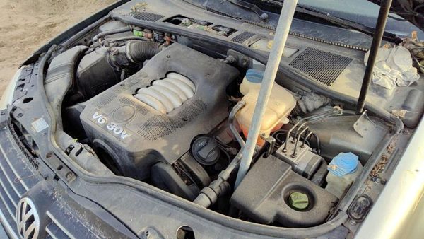 2002 Volkswagen Passat Radiator 2.8L AT — photo 2