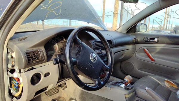 2002 Volkswagen Passat Radiator 2.8L AT — photo 4