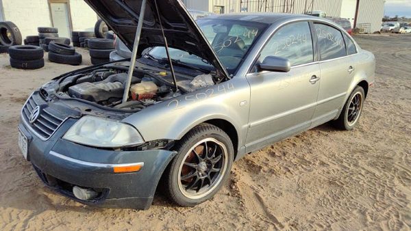 2002 Volkswagen Passat Radiator 2.8L AT — photo 1