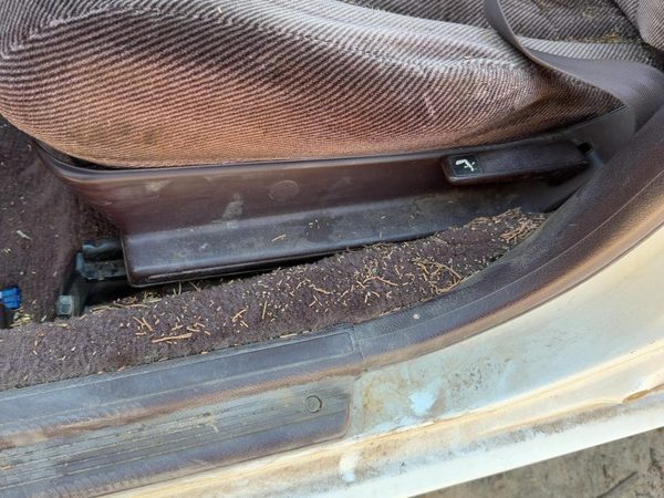 1988-1989 Honda Accord Lx Driver Left Side Seat Trim Panel Oem Maroon — photo 2