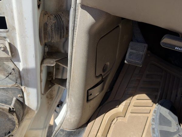 1996-2000 Chevy Express 2500 Driver Left Lower Kick Trim Panel Oem Grey 92G — photo 2