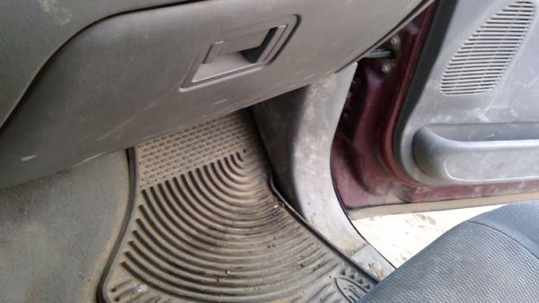 99-07 F350 Super Duty Passenger Right Lower Kick Trim Panel Oem Gray — photo 3