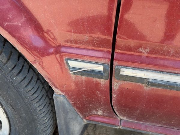 1985-1988 Nissan Maxima Driver Left Moulding From Fender Oem Trim Strip — photo 3