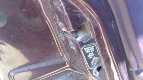 93 Cadillac Fleetwood Driver Left Rear Door Latch With Rods/Cables Assembly Back — photo 8