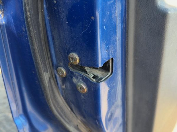 2004-2011 Chevy Aveo Driver Left Front Door Latch With Rods/Cables Oem 96272638 — photo 3