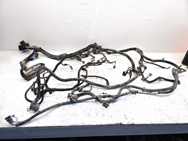 2000-2002 Chevy Tahoe Wiring Harness For Engine Oem 5.3L — photo 2