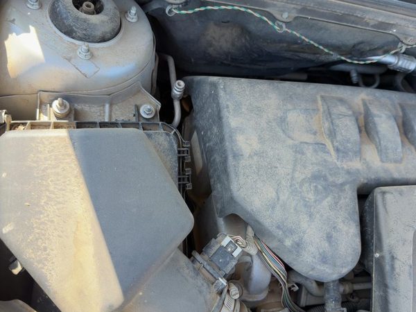 2005-2010 Chevy Cobalt Timing Cover Oem 2.4L 12637040 — photo 3