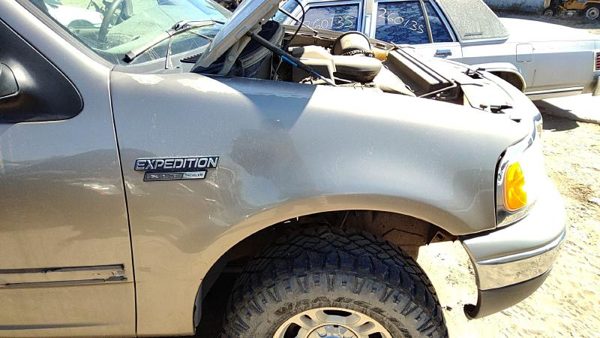 1997-2002 Ford Expedition Passenger Right Front Fender Oem Arizona Beige Aq — photo 1