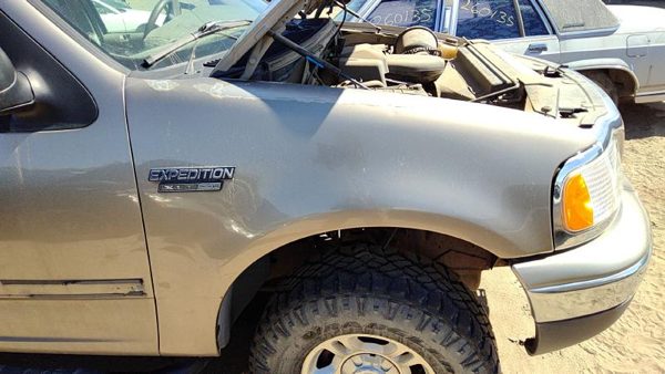 1997-2002 Ford Expedition Passenger Right Front Fender Oem Arizona Beige Aq — photo 2