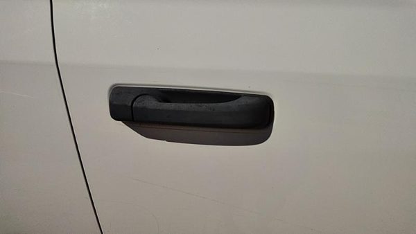 2016 Ram 1500 Outside Door Handle RH Dodge White PW7 — photo 1