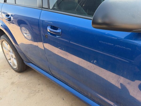 2005 Saturn Vue Front Door RH Pacific Blue 91U — photo 2
