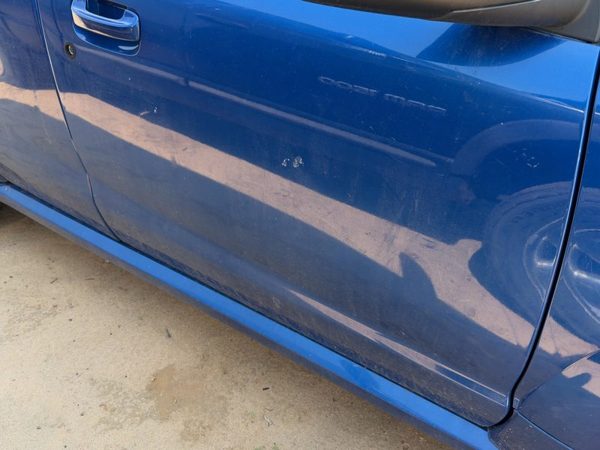 2005 Saturn Vue Front Door RH Pacific Blue 91U — photo 3