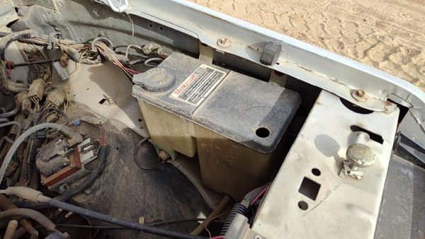 83-88 Ford Ranger Windshield Washer Fluid Reservoir With Pump Oem Wiper Tank — photo 2