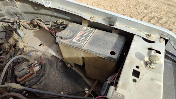 83-88 Ford Ranger Windshield Washer Fluid Reservoir With Pump Oem Wiper Tank — photo 3